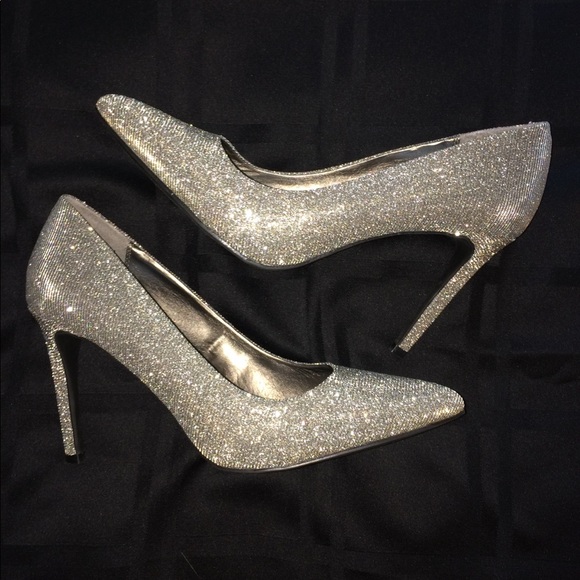 ✨ Sparkly Jennifer Lopez 4” Heels ✨ - Picture 1 of 7